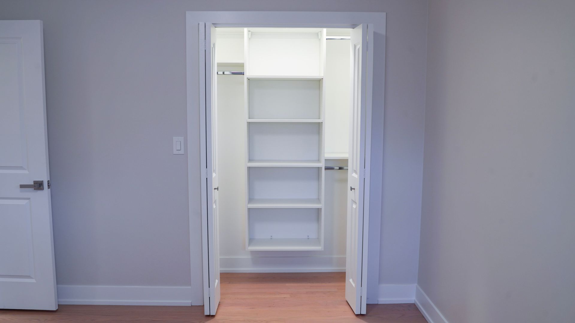 103 E Berkshire Lane, Mount Prospect, IL 60056