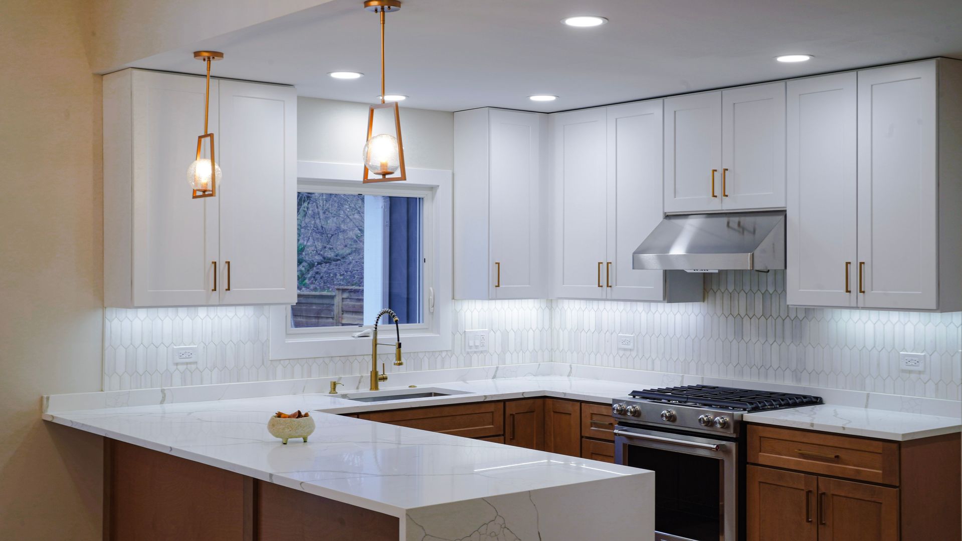 103 E Berkshire Lane, Mount Prospect, IL 60056