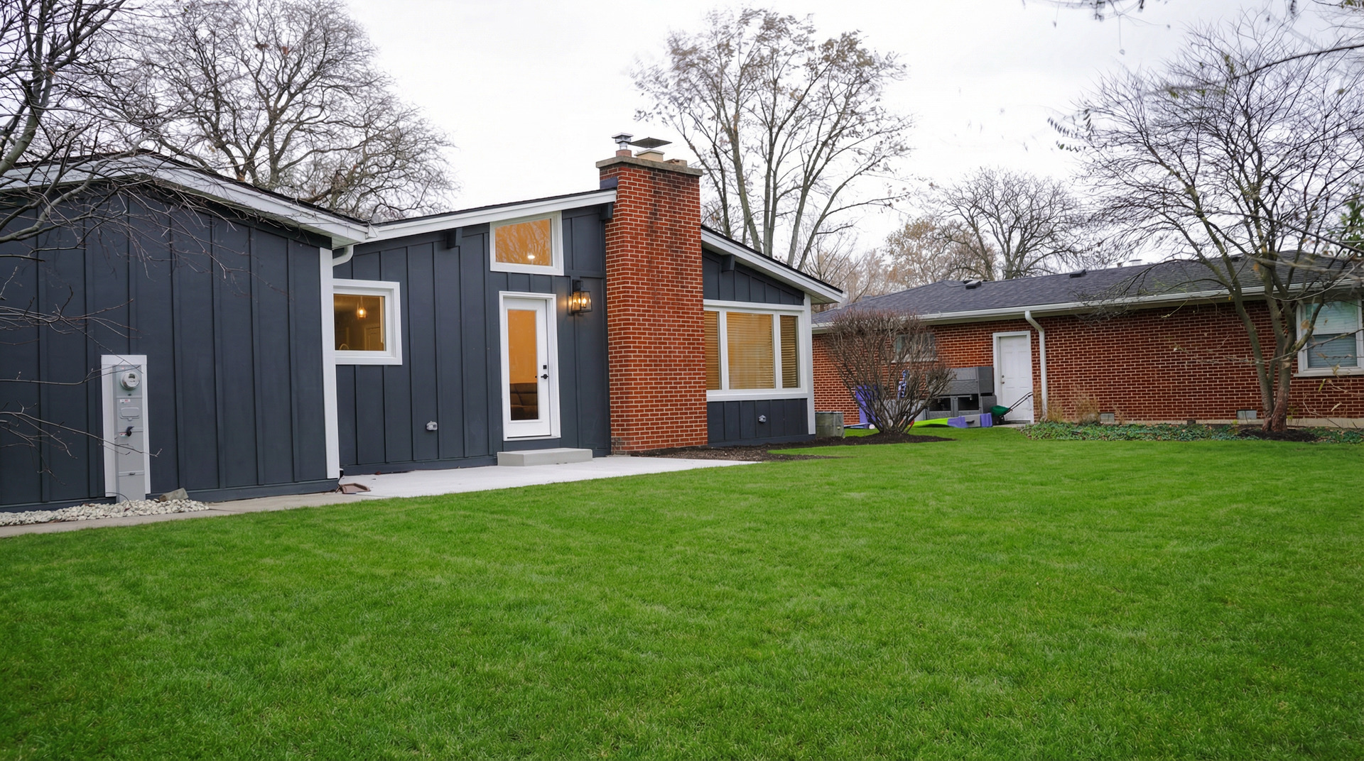 103 E Berkshire Lane, Mount Prospect, IL 60056