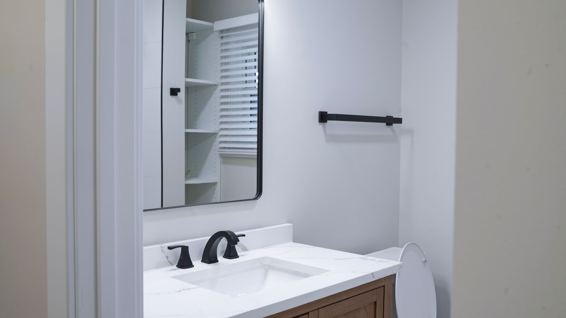 103 E Berkshire Lane, Mount Prospect, IL 60056