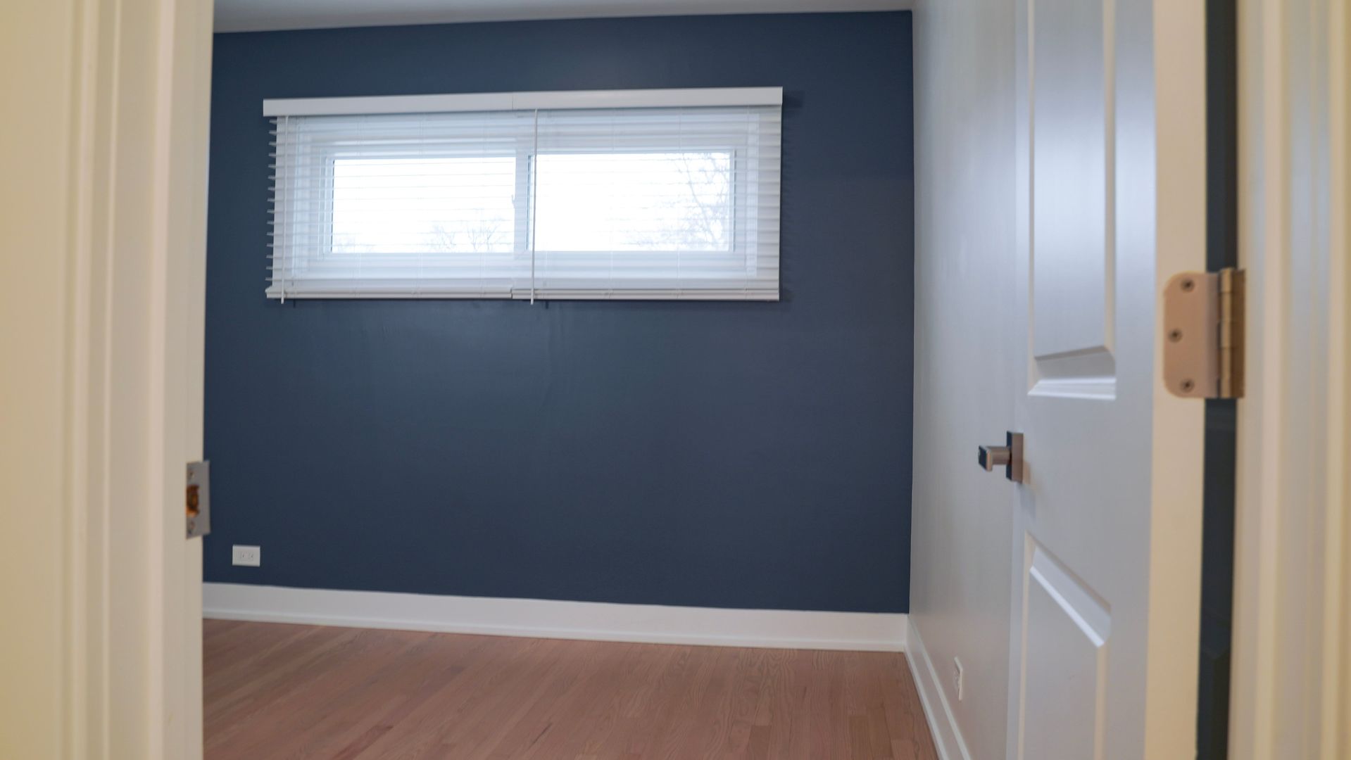 103 E Berkshire Lane, Mount Prospect, IL 60056