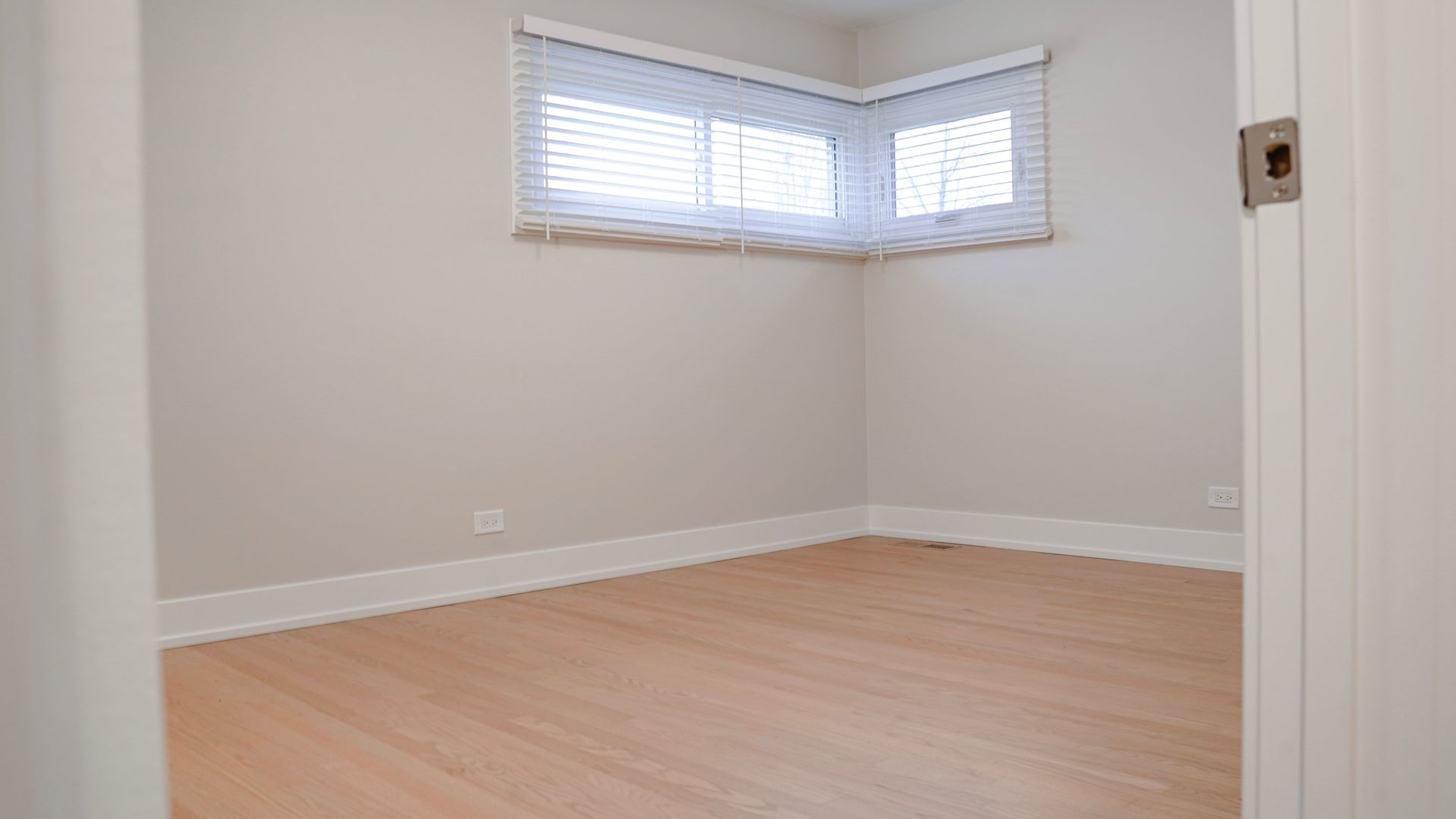 103 E Berkshire Lane, Mount Prospect, IL 60056