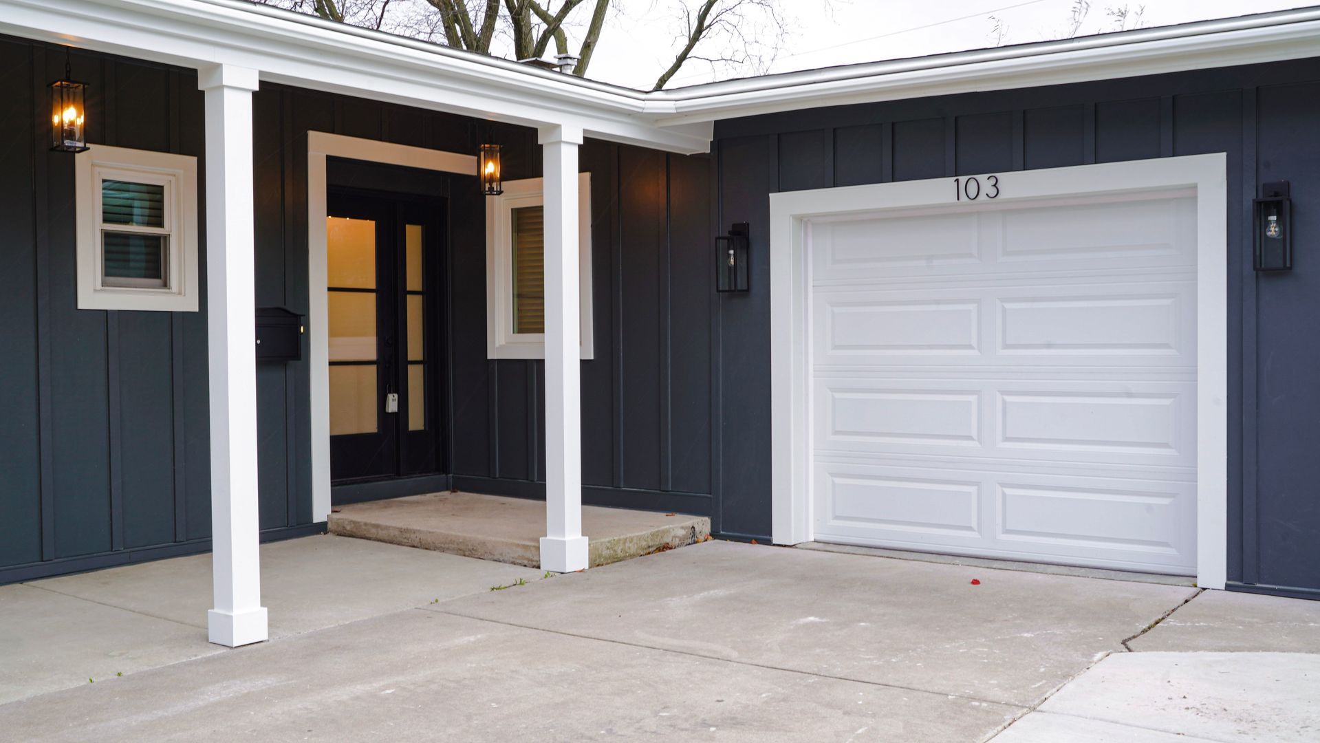 103 E Berkshire Lane, Mount Prospect, IL 60056