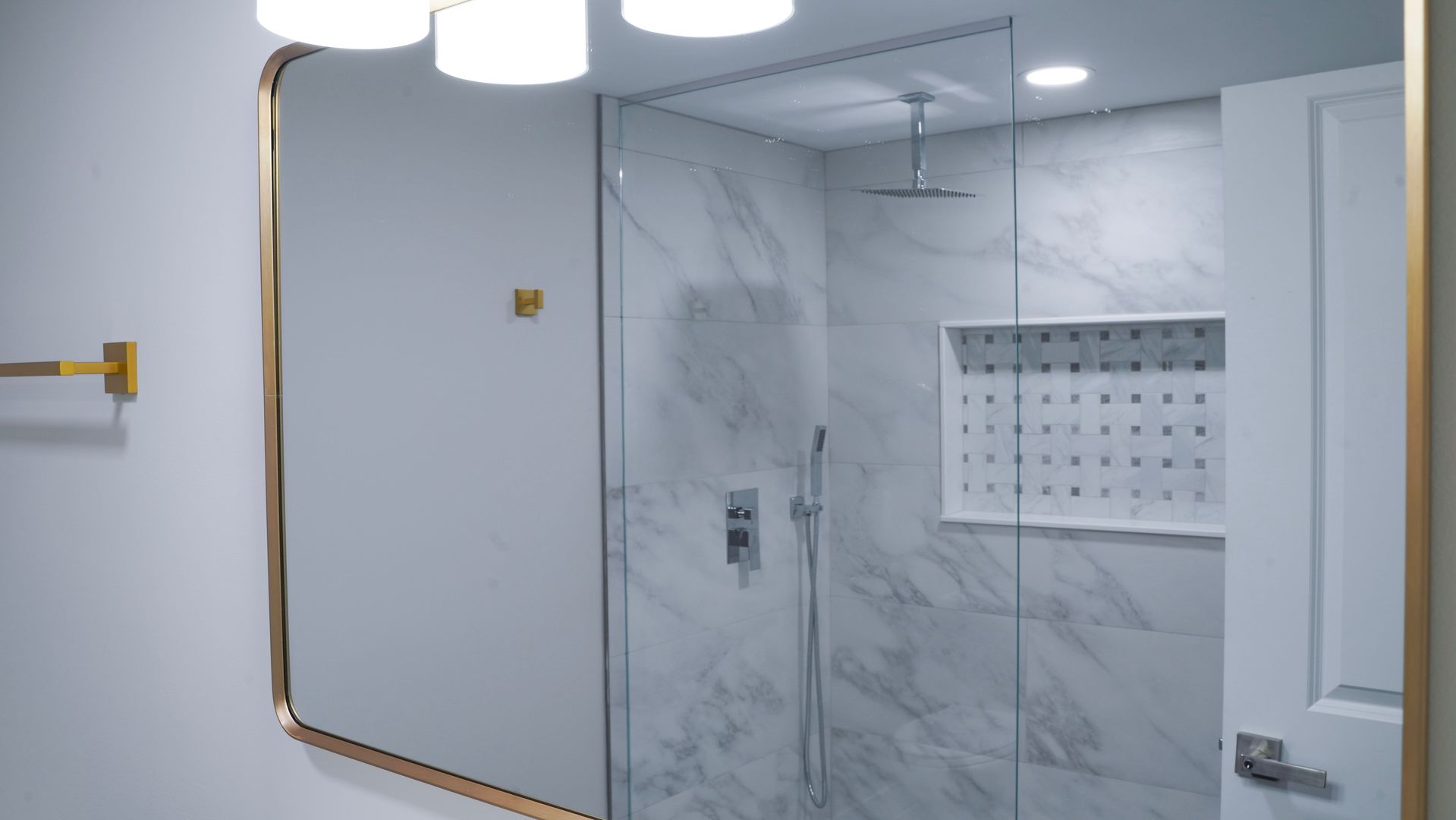 103 E Berkshire Lane, Mount Prospect, IL 60056