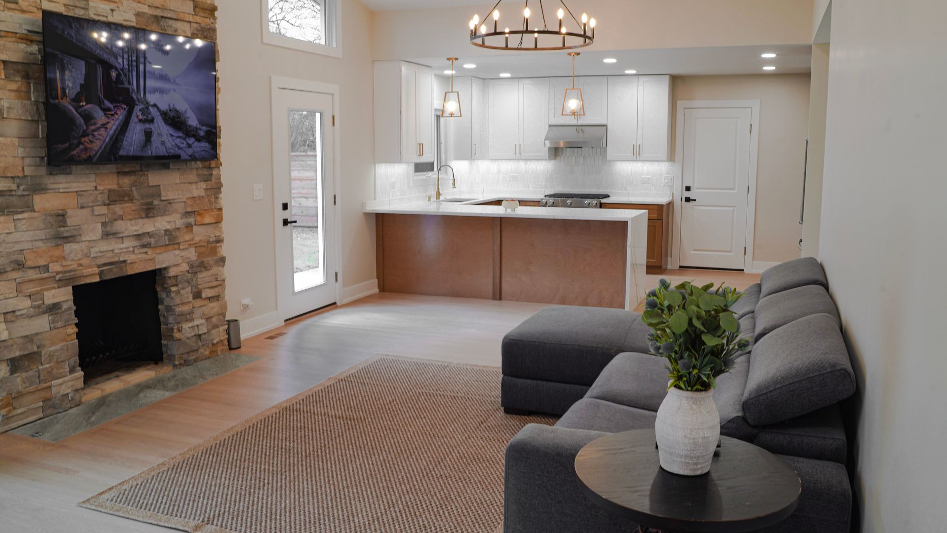 103 E Berkshire Lane, Mount Prospect, IL 60056