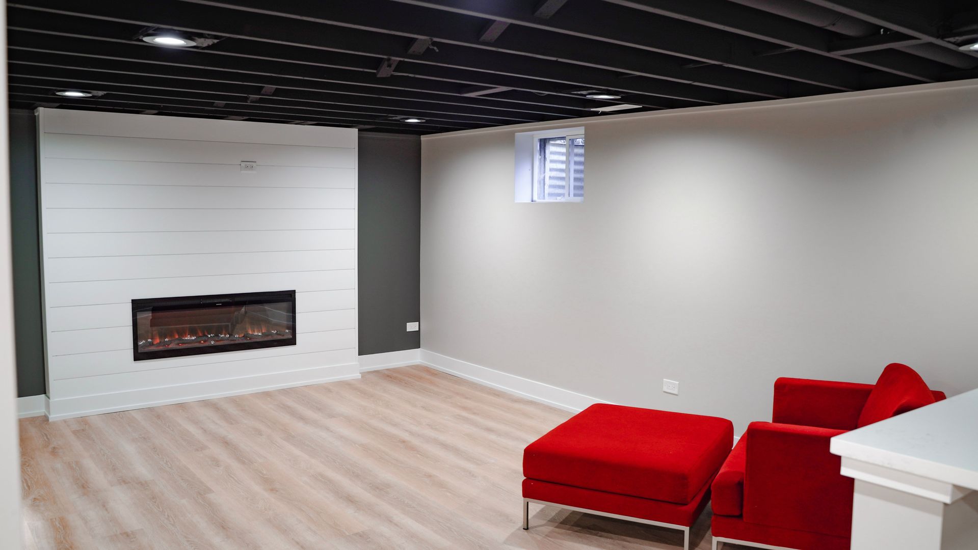 103 E Berkshire Lane, Mount Prospect, IL 60056