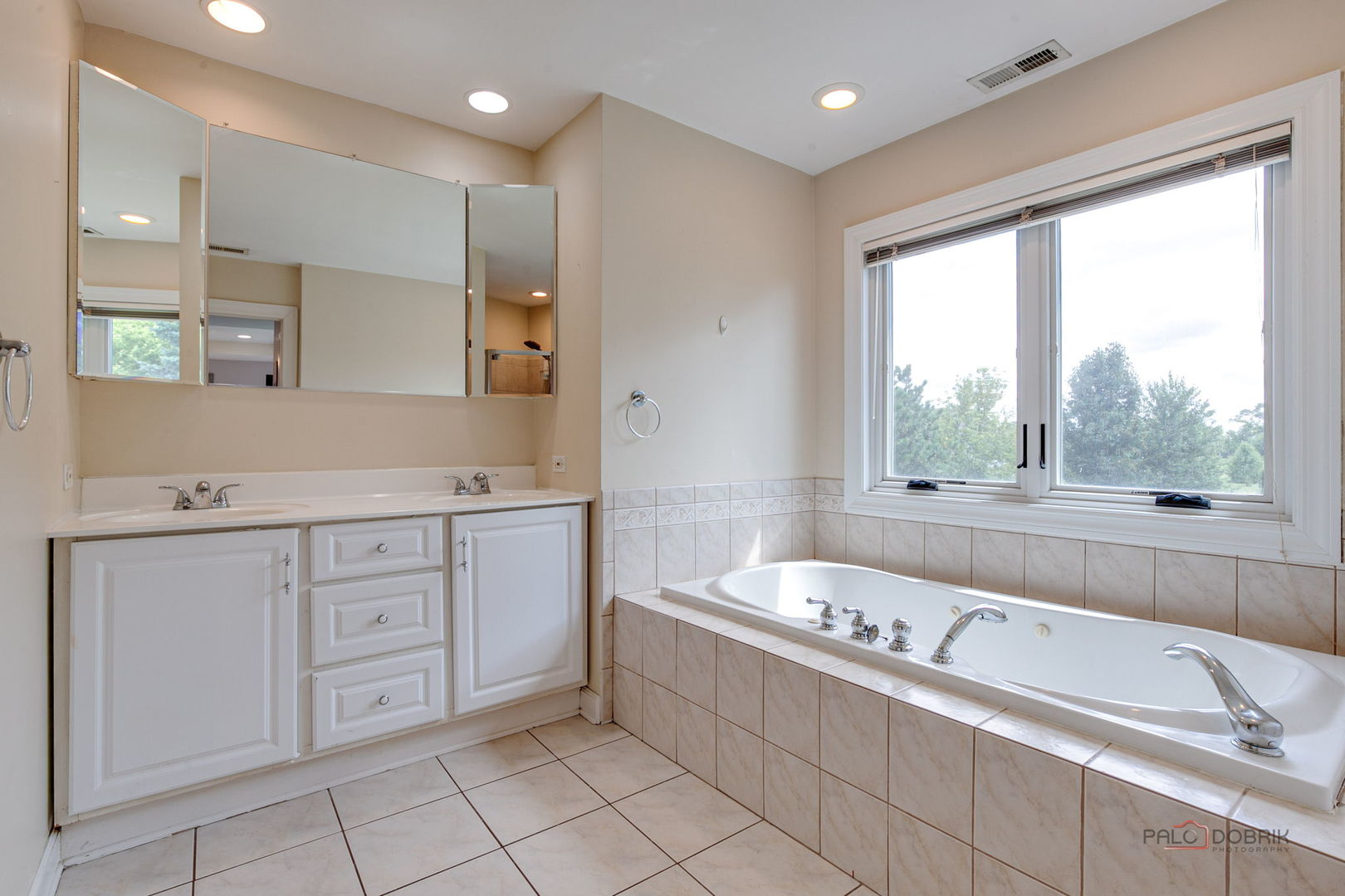 3313 Ridge Road, Spring Grove, IL 60081