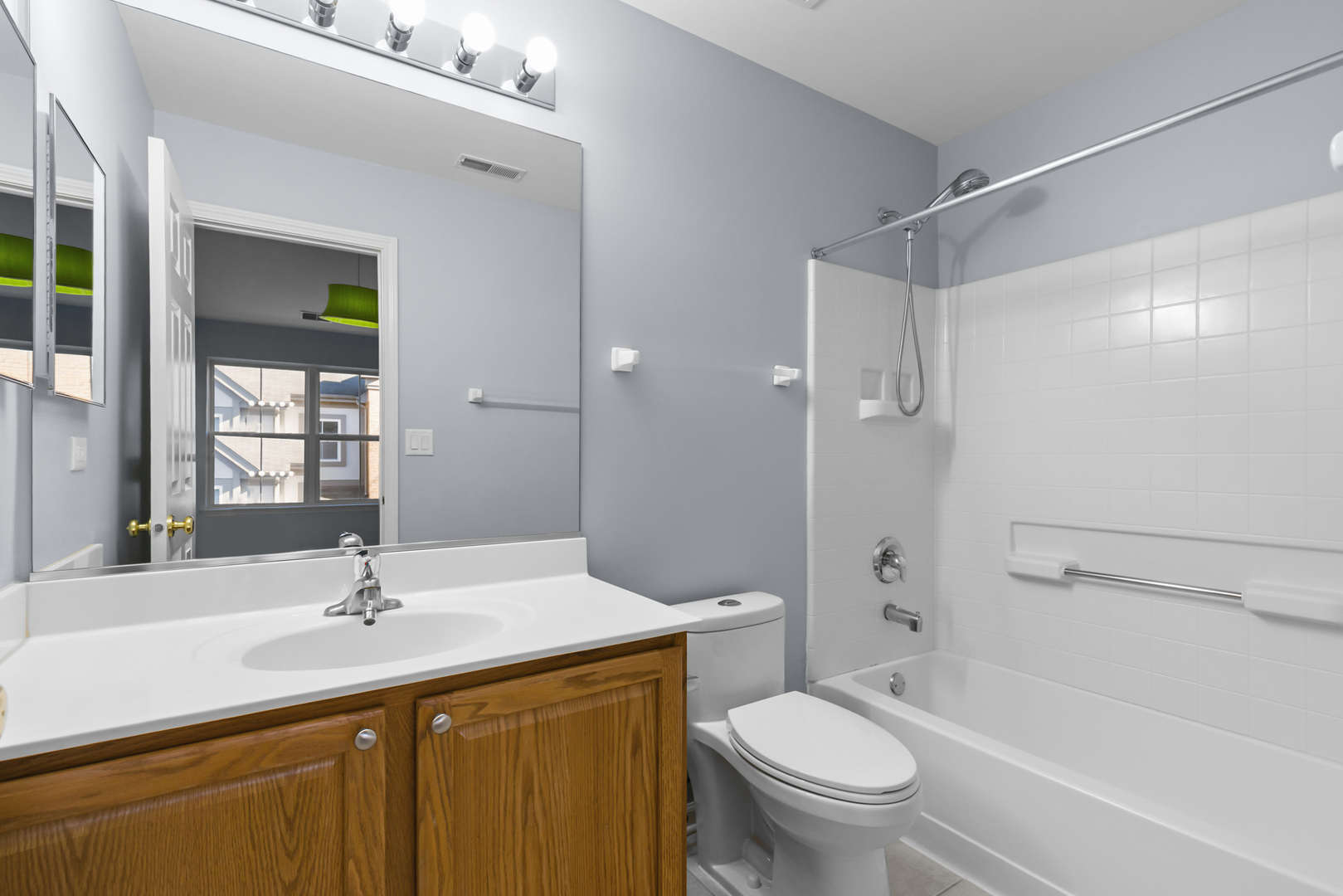 1044 N Claremont Drive, Palatine, IL 60074