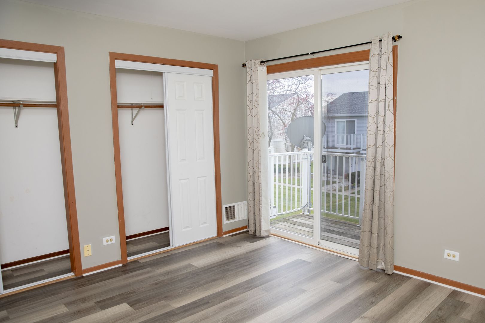 Round Lake Beach, IL 60073