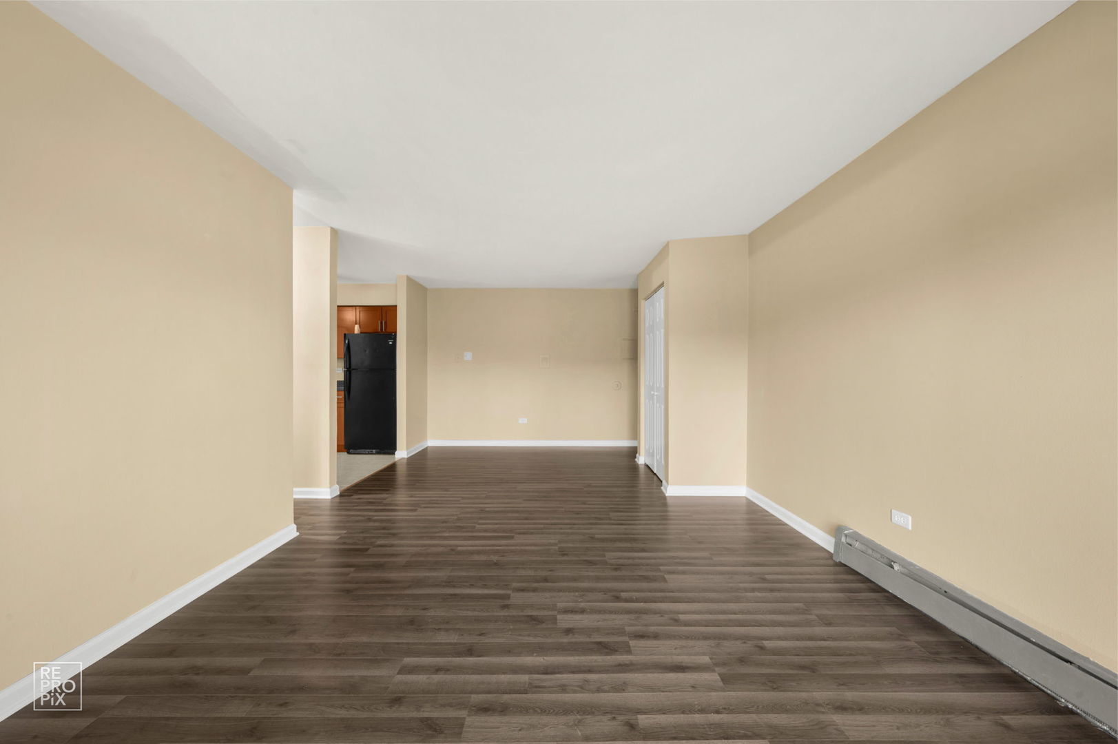 107 W Elk Trail #106, Carol Stream, IL 60188