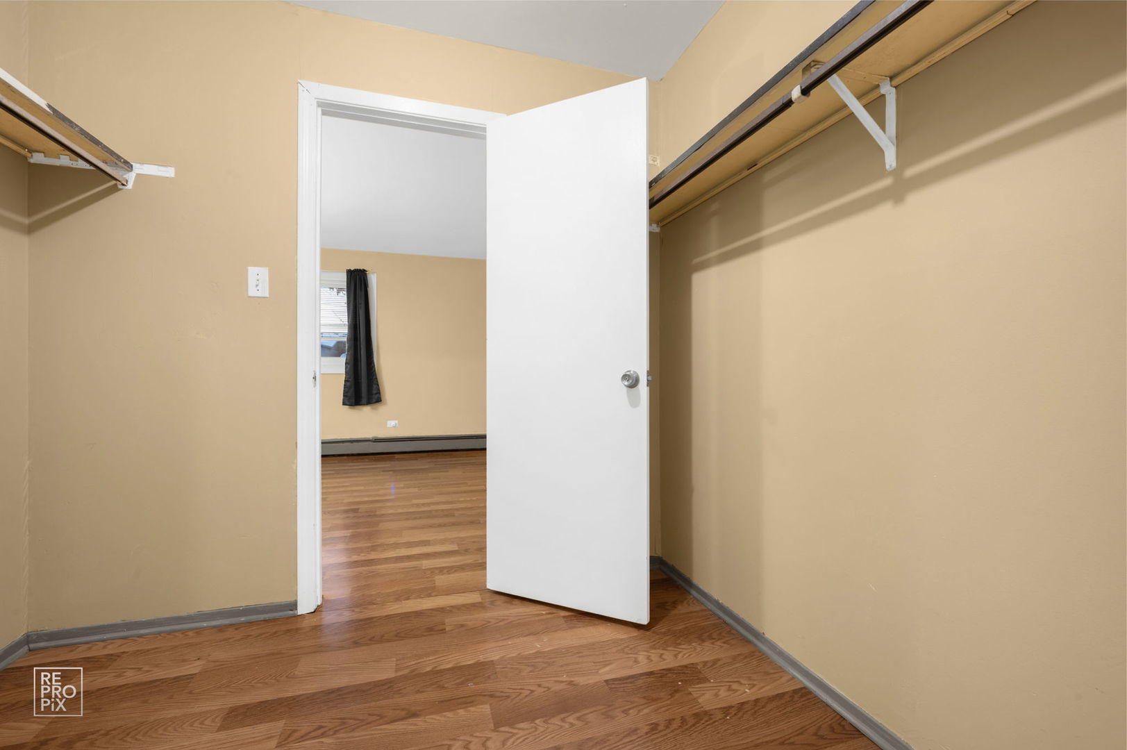 107 W Elk Trail #106, Carol Stream, IL 60188