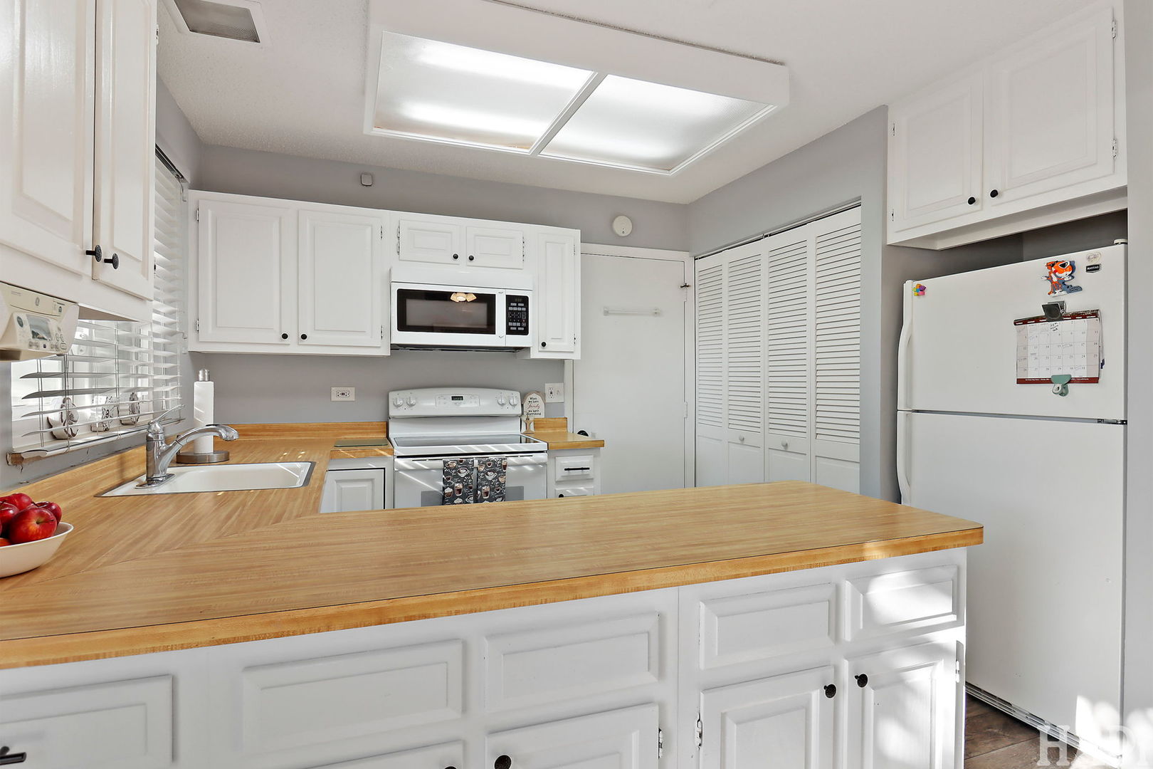 7216 Oxford Circle #230, Fox Lake, IL 60020