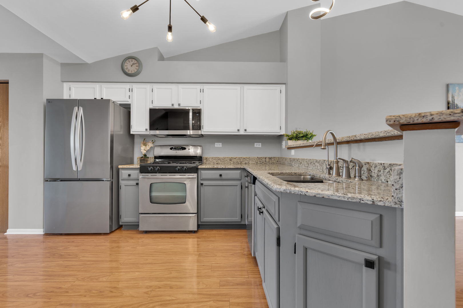 239 Camel Bend Court #4, Schaumburg, IL 60194