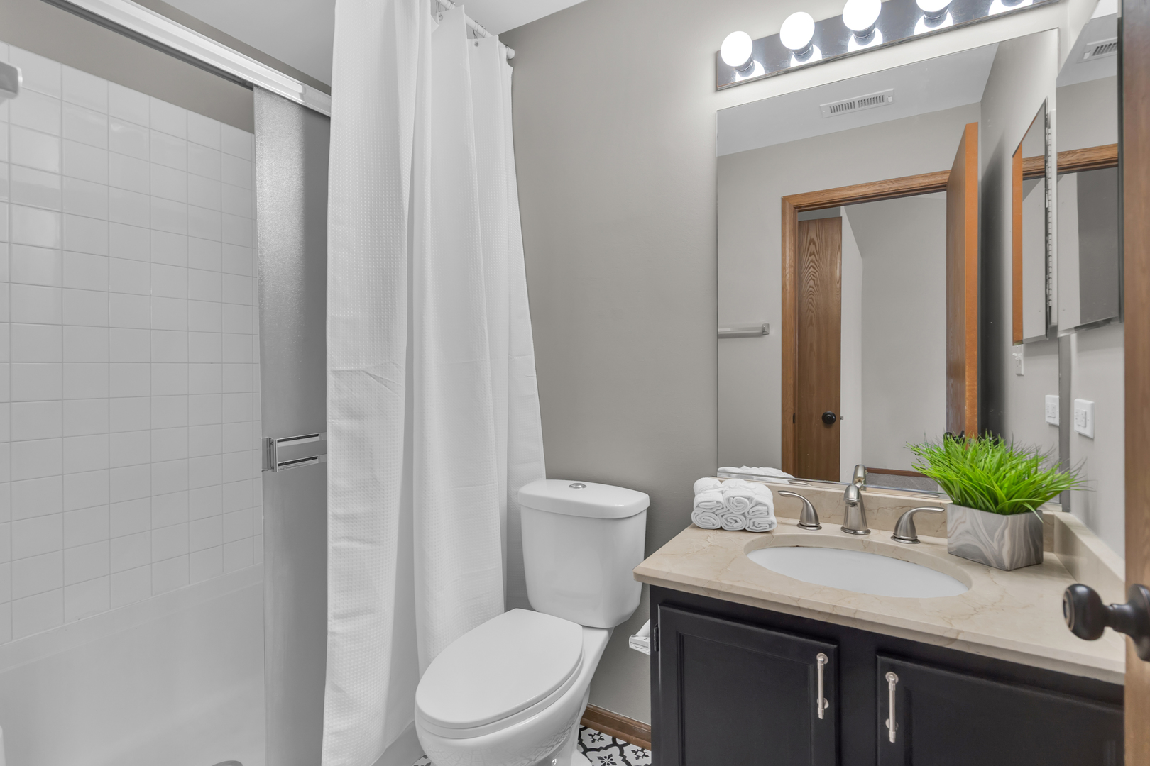 239 Camel Bend Court #4, Schaumburg, IL 60194