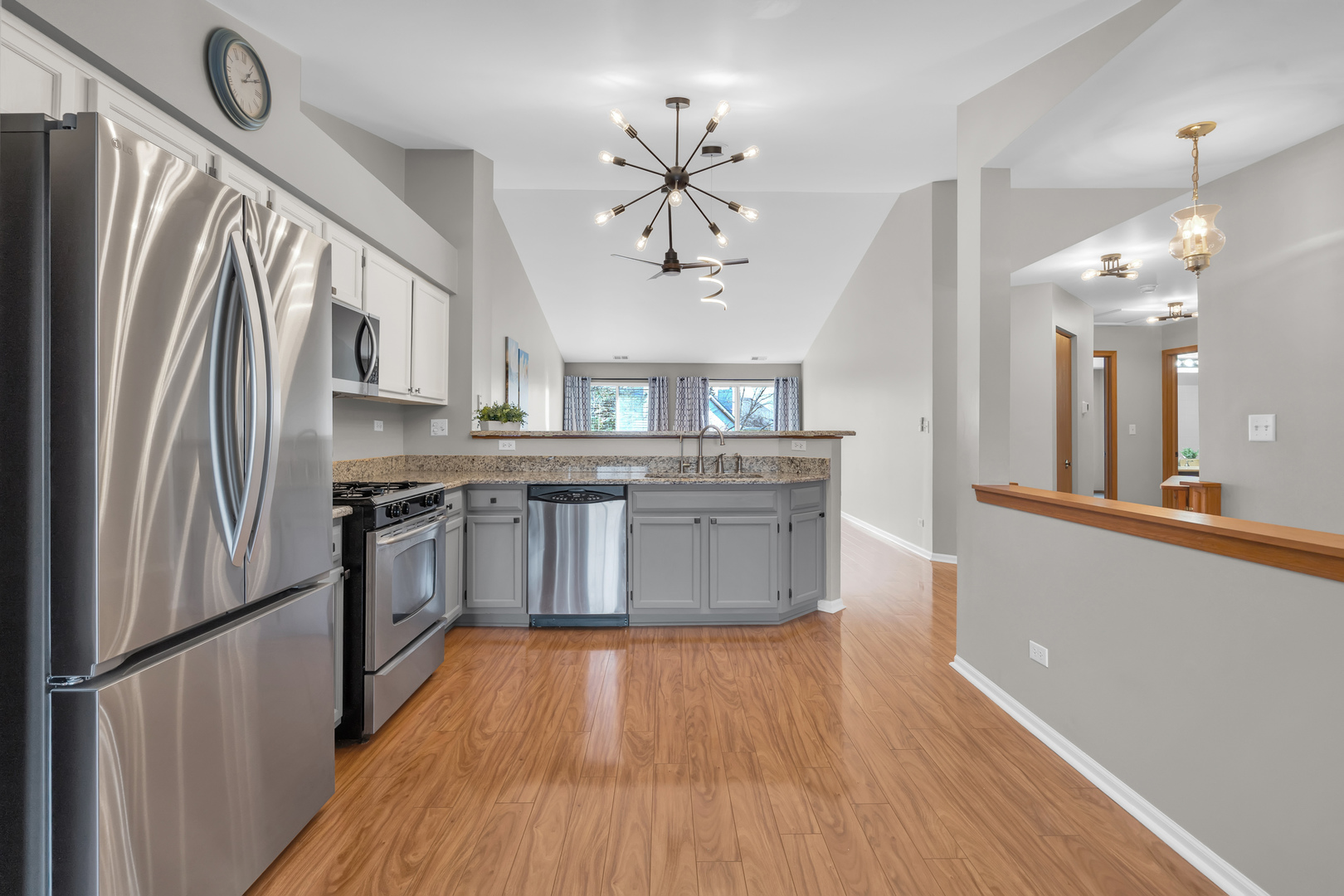 239 Camel Bend Court #4, Schaumburg, IL 60194