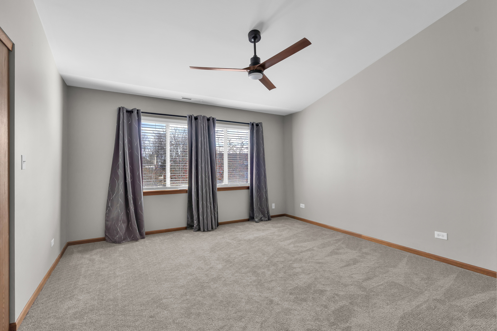 239 Camel Bend Court #4, Schaumburg, IL 60194