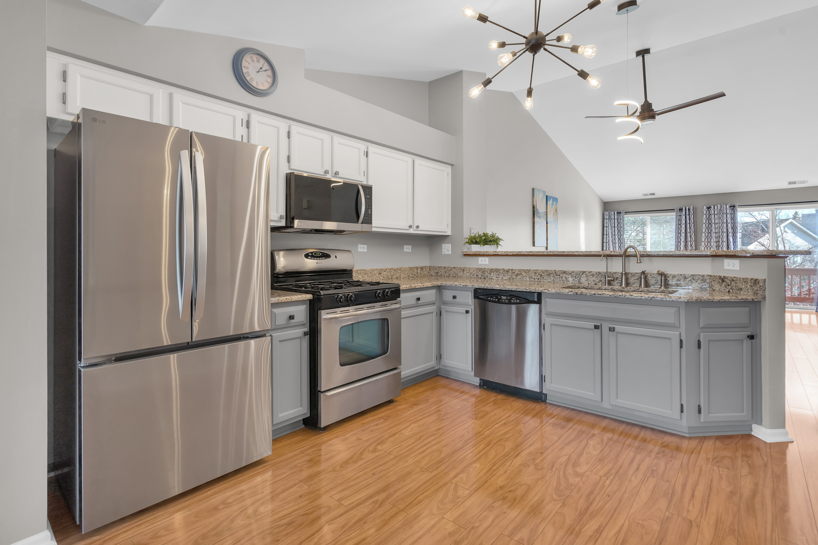 239 Camel Bend Court #4, Schaumburg, IL 60194