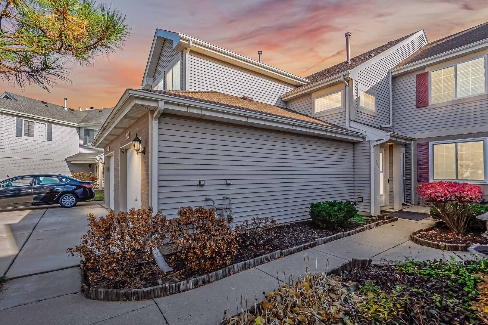 239 Camel Bend Court #4, Schaumburg, IL 60194