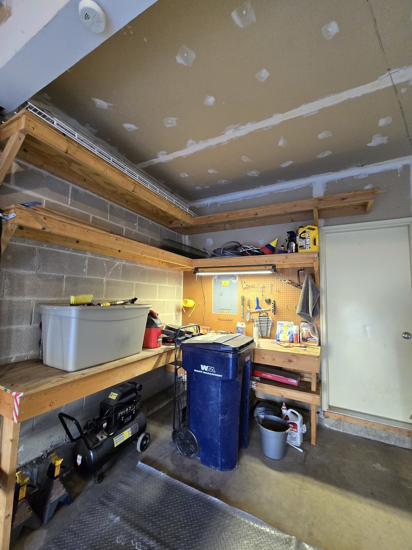 273 W 20th Street, Lombard, IL 60148