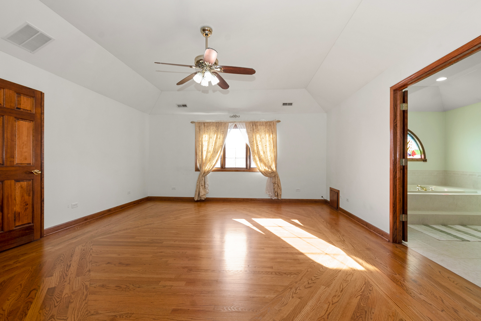 8113 Blarney Road, Tinley Park, IL 60477