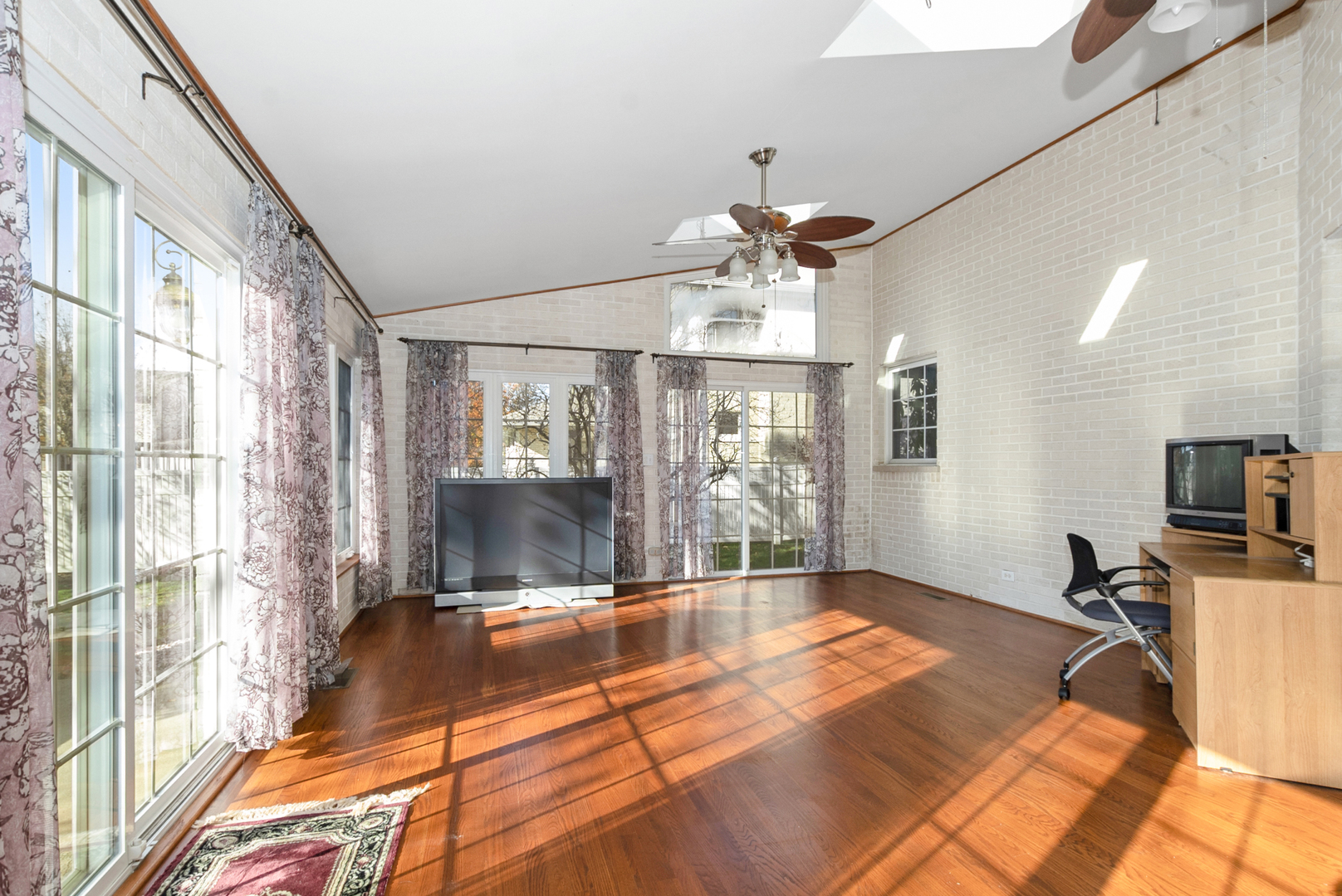 8113 Blarney Road, Tinley Park, IL 60477