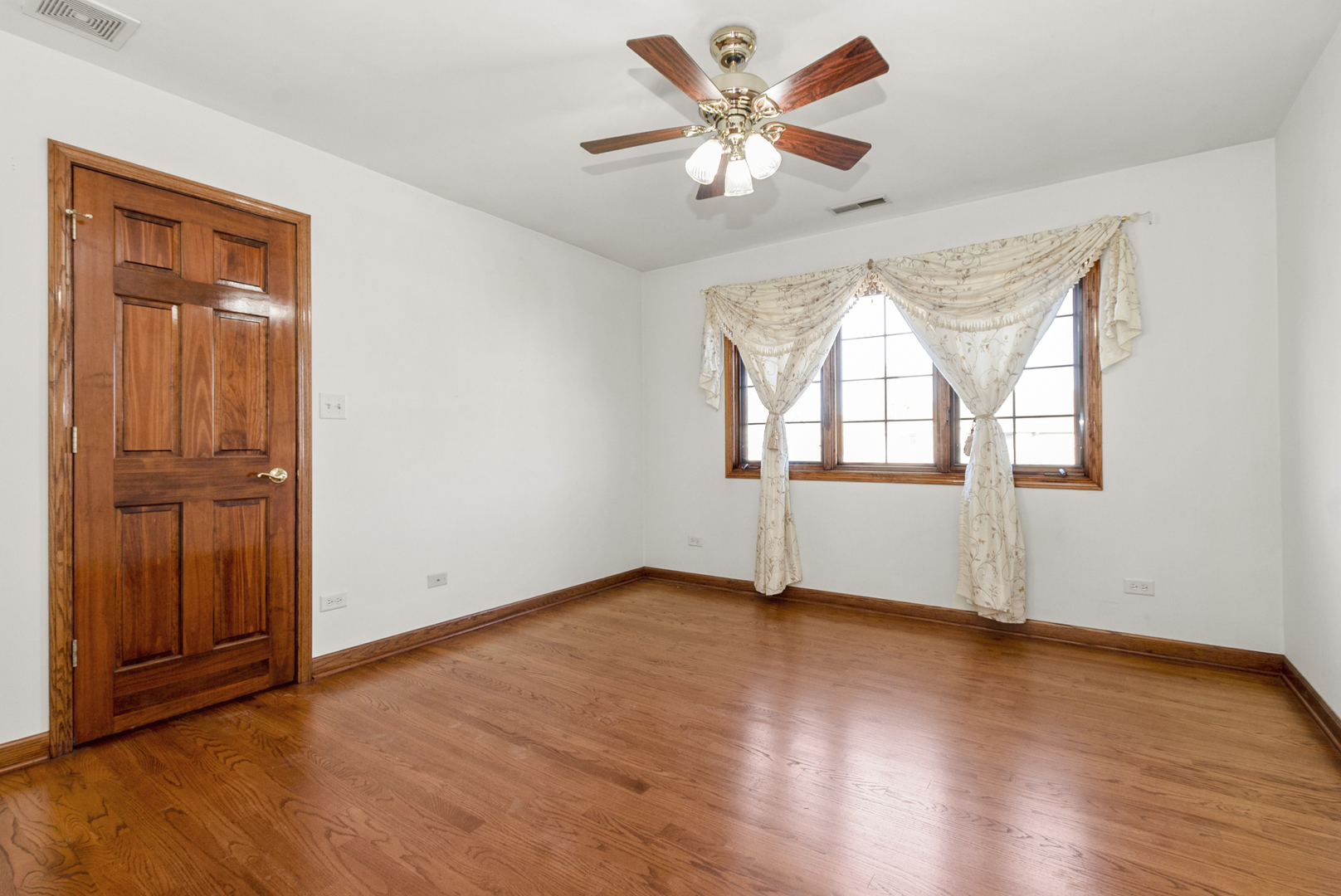 8113 Blarney Road, Tinley Park, IL 60477