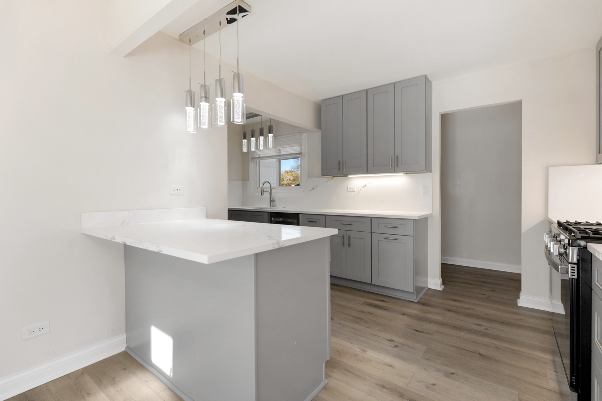 Hoffman Estates, IL 60169