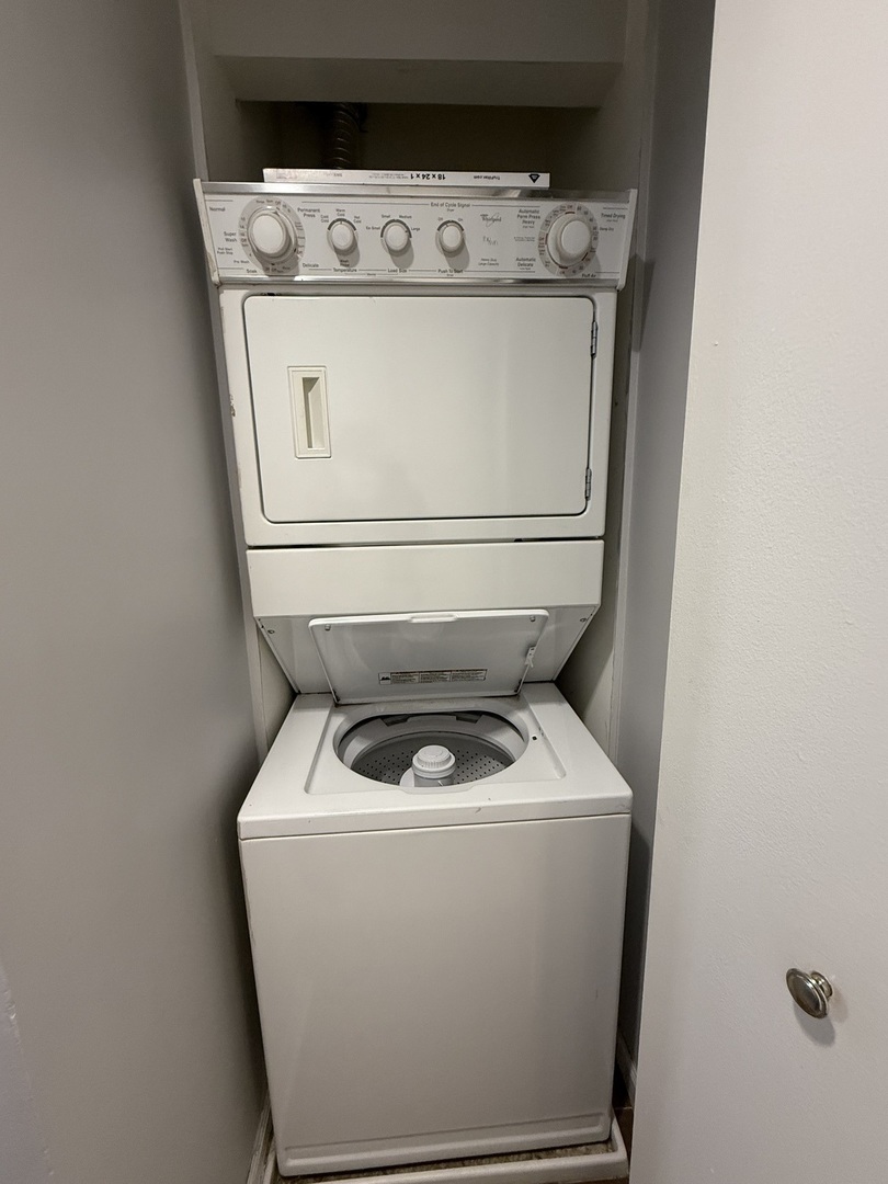 5811 Oakwood Drive #C, Lisle, IL 60532