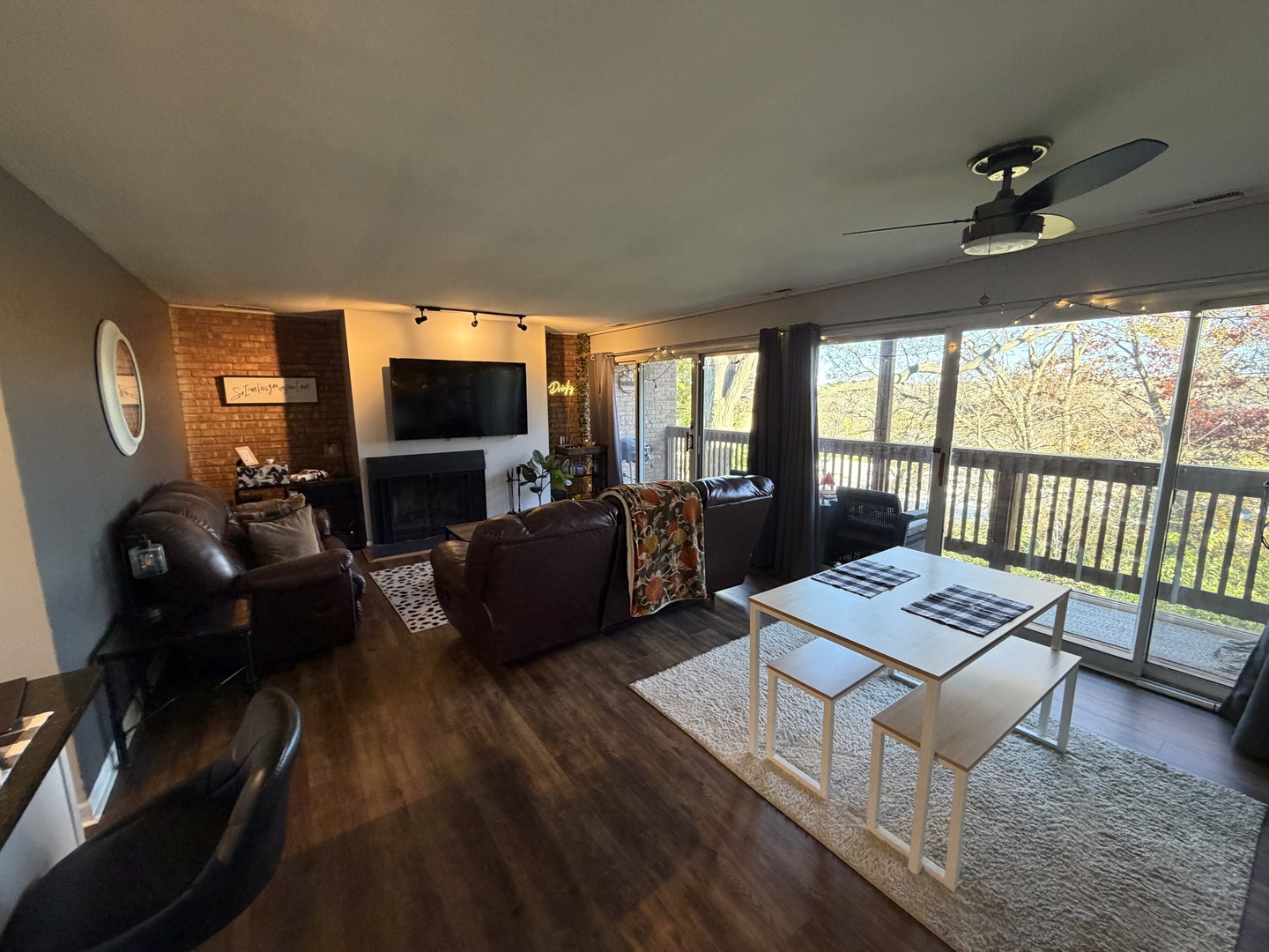 5811 Oakwood Drive #C, Lisle, IL 60532