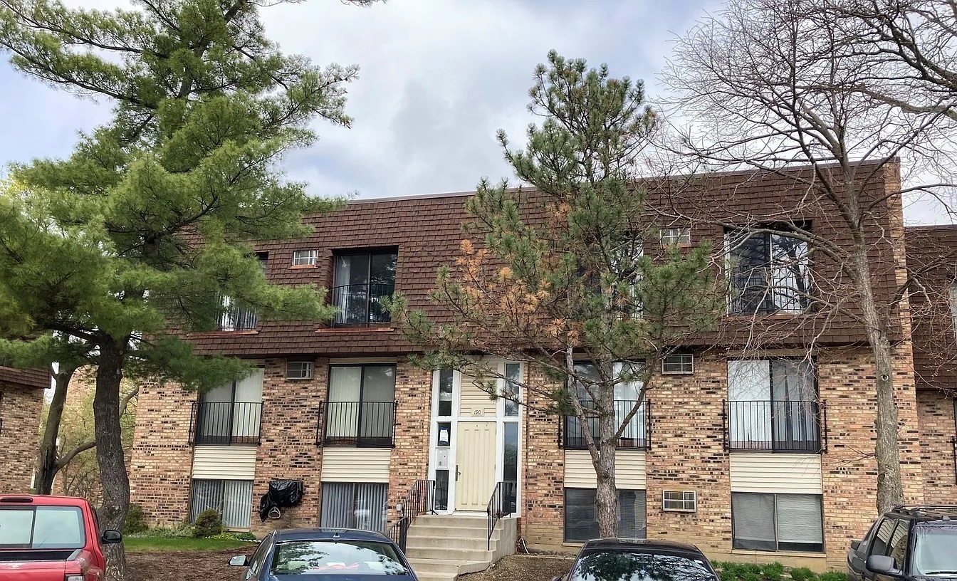 190 S Waters Edge Drive #302, Glendale Heights, IL 60139