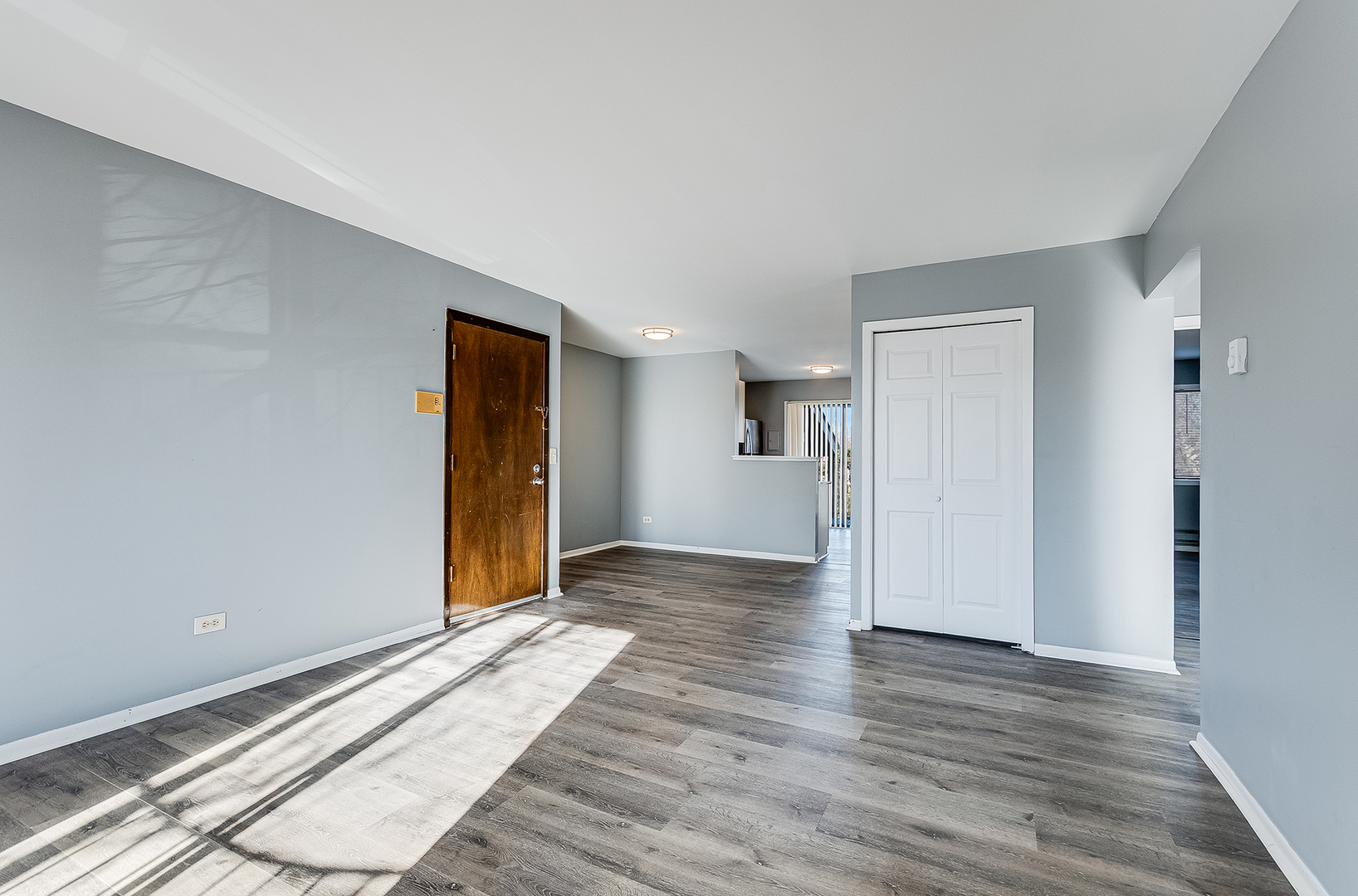 190 S Waters Edge Drive #302, Glendale Heights, IL 60139