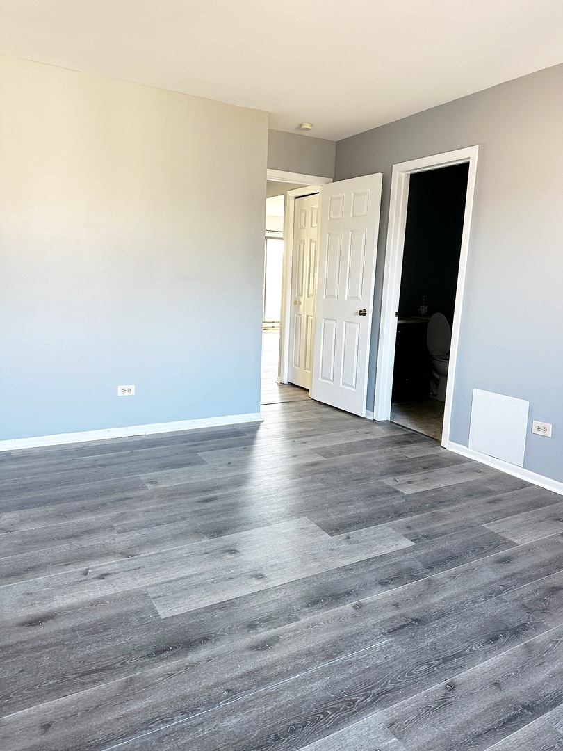 190 S Waters Edge Drive #302, Glendale Heights, IL 60139