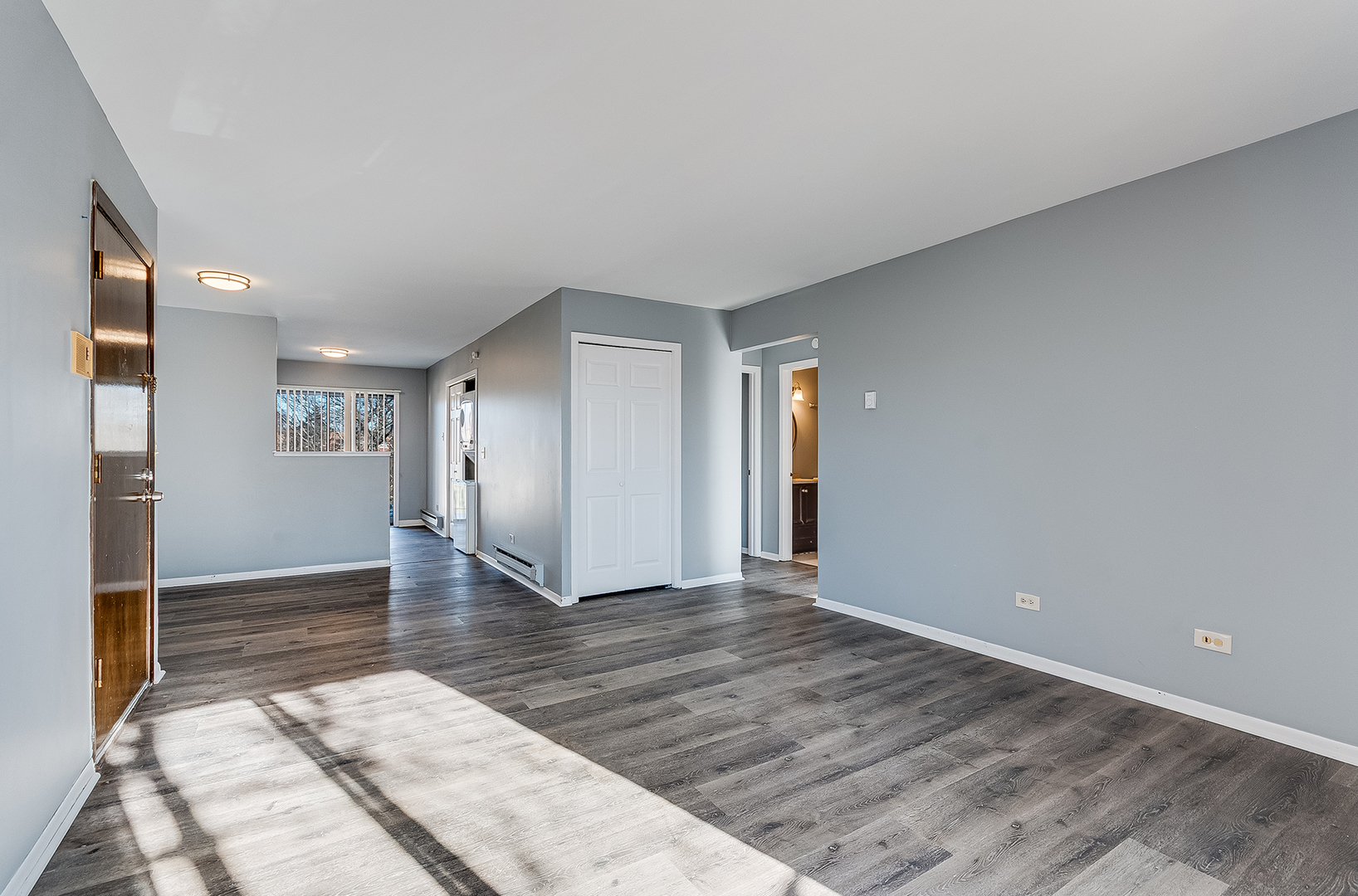 190 S Waters Edge Drive #302, Glendale Heights, IL 60139