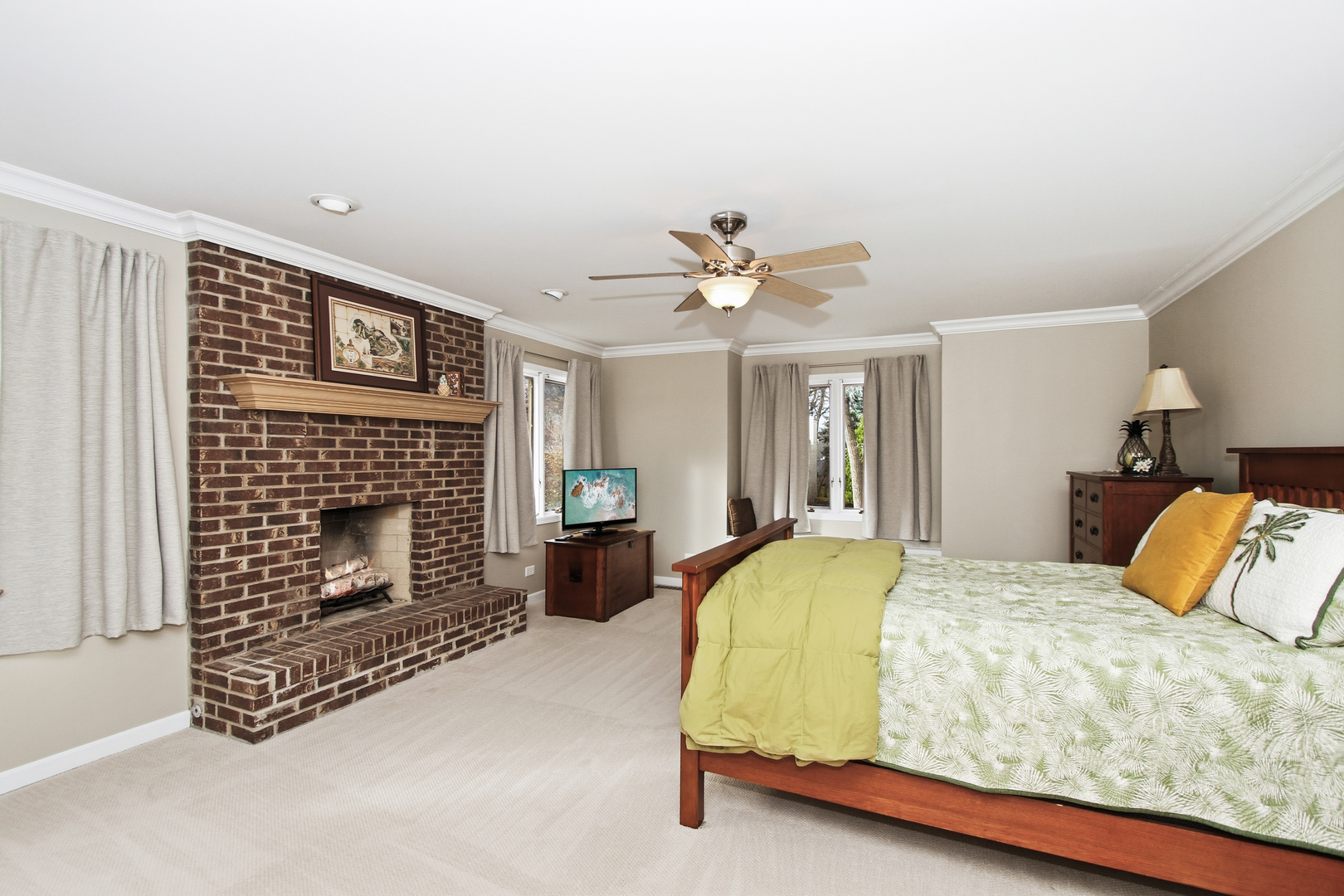 933 Doral Drive, Bartlett, IL 60103