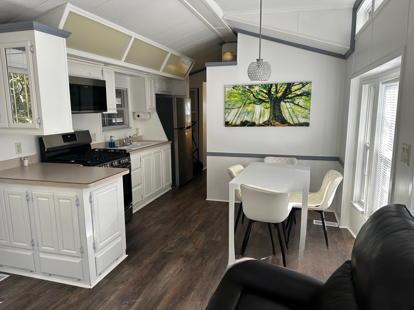 21-54 Woodhaven Lakes Drive, Sublette, IL 61367