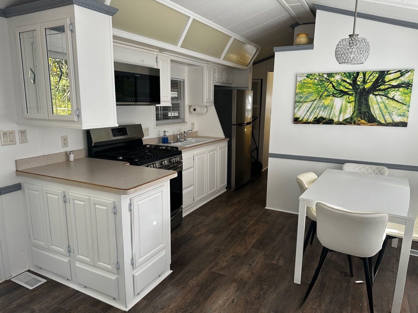 21-54 Woodhaven Lakes Drive, Sublette, IL 61367