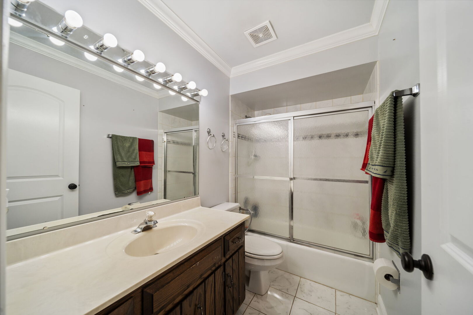 312 Dancing Water Court, Carol Stream, IL 60188