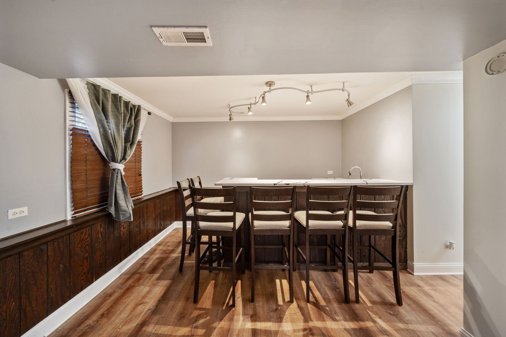 312 Dancing Water Court, Carol Stream, IL 60188