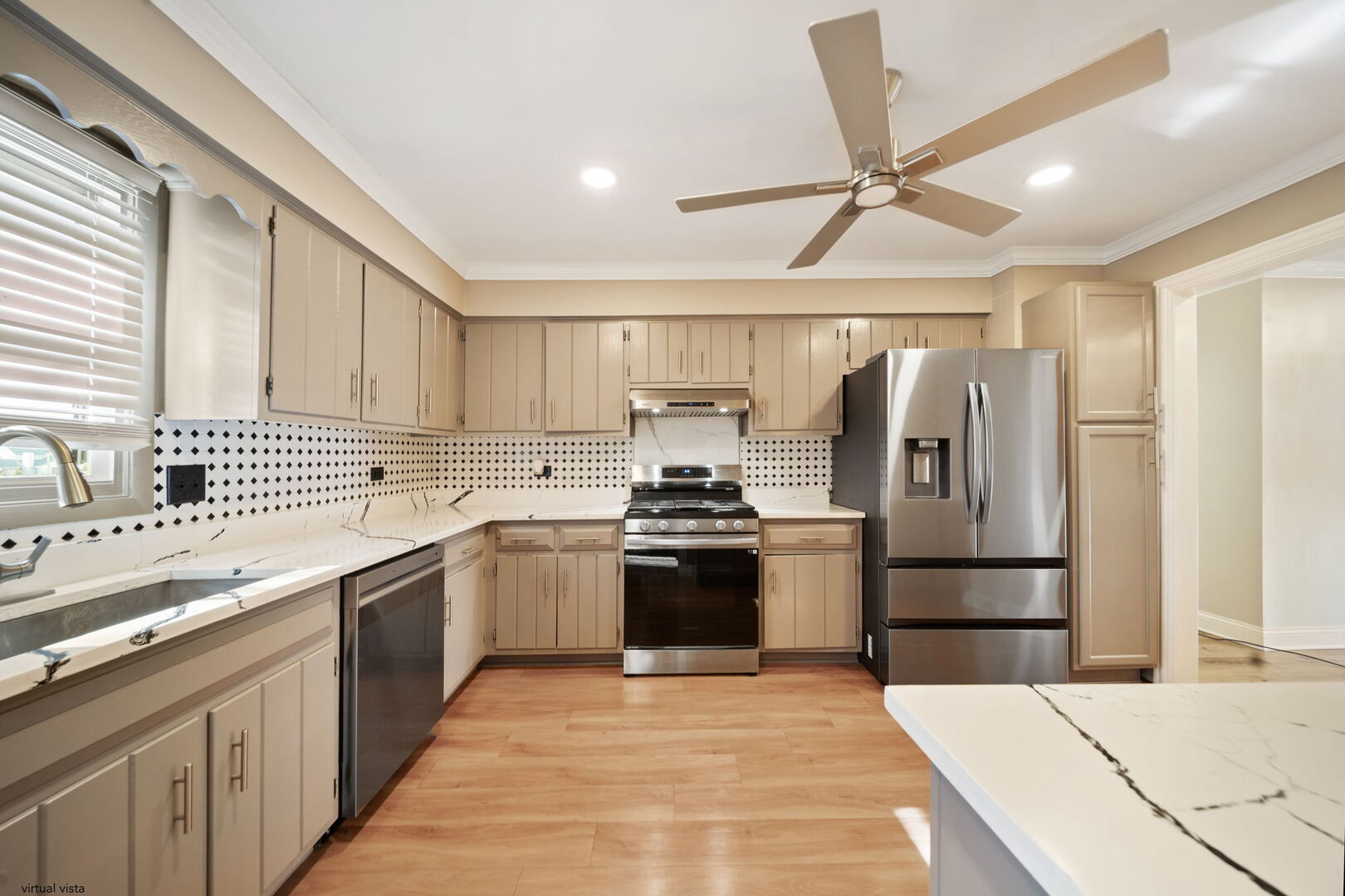 312 Dancing Water Court, Carol Stream, IL 60188