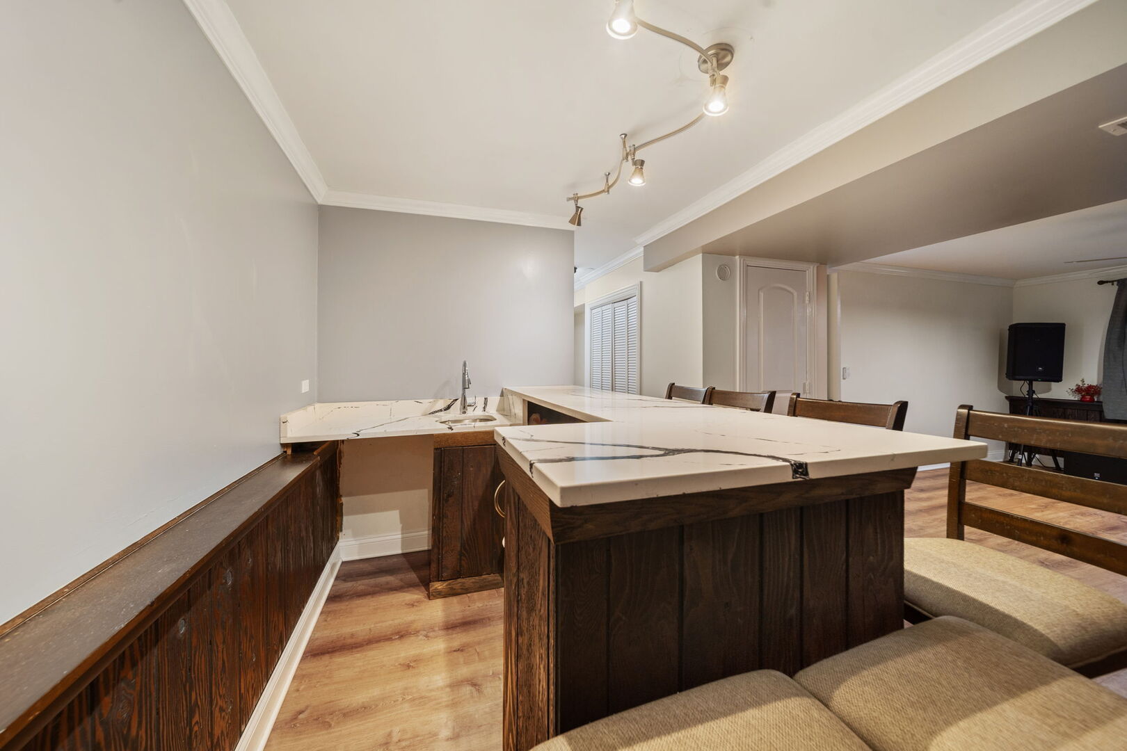 312 Dancing Water Court, Carol Stream, IL 60188