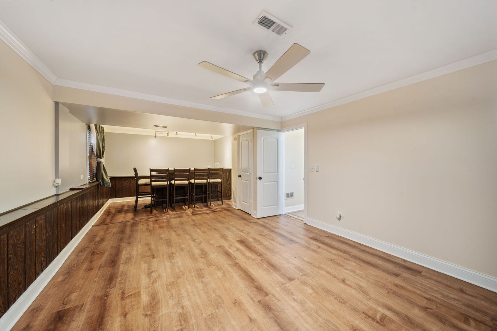 312 Dancing Water Court, Carol Stream, IL 60188