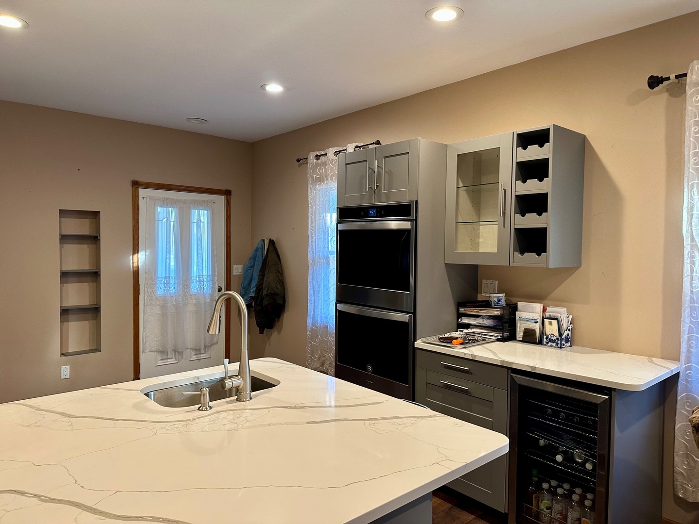 908 N Raynor Avenue, Joliet, IL 60435