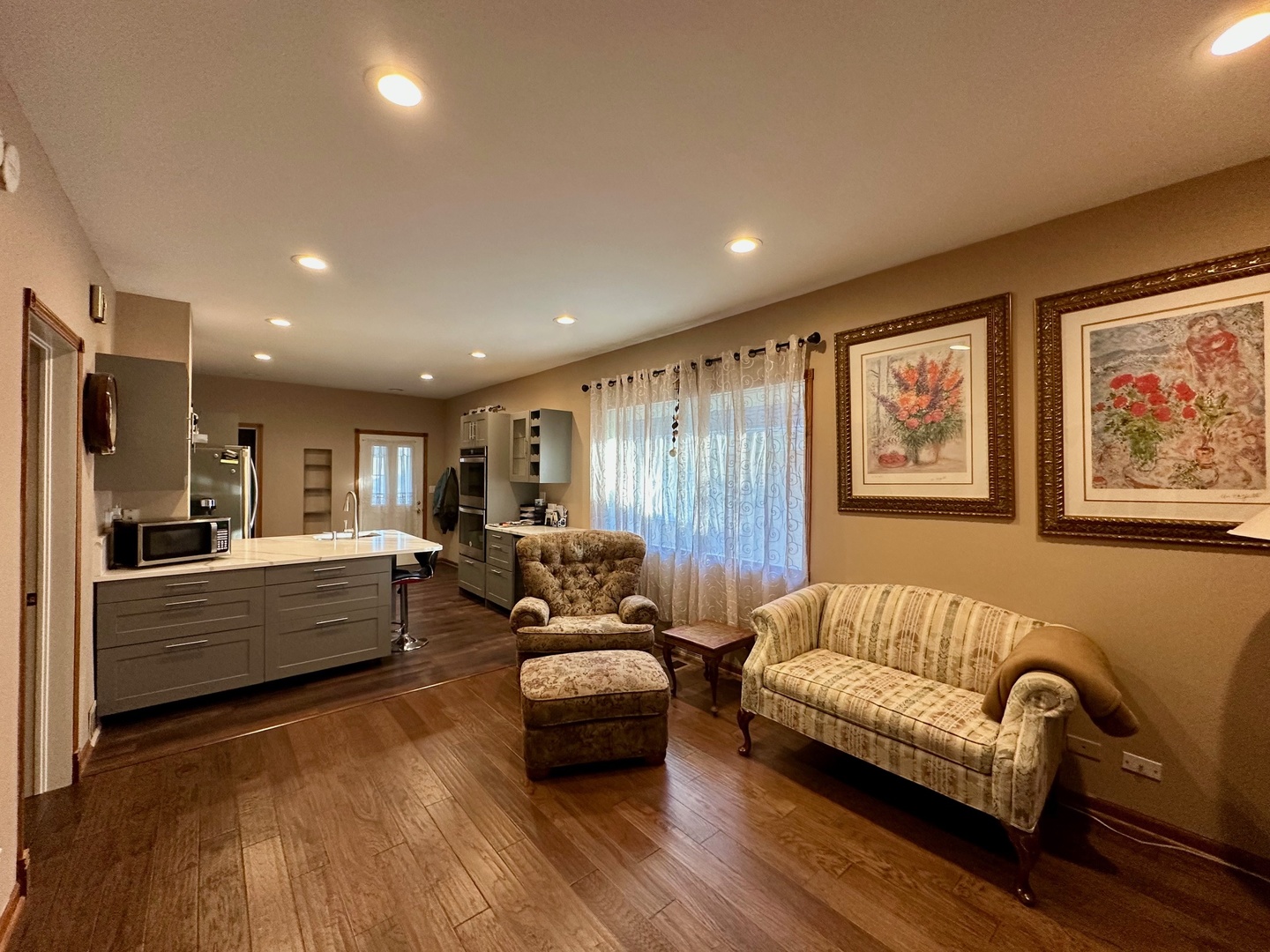 908 N Raynor Avenue, Joliet, IL 60435