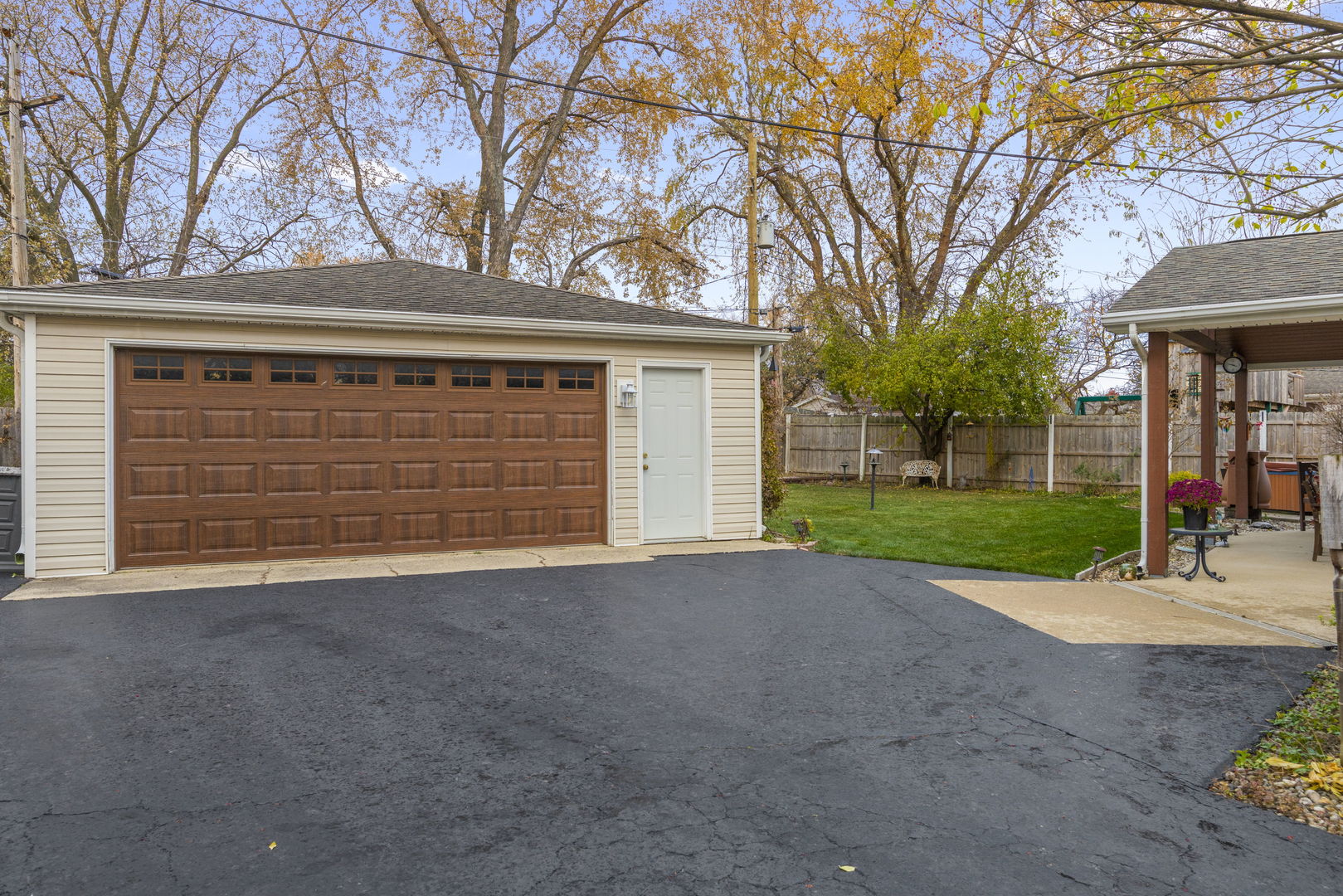 470 Oakwood Road, Wauconda, IL 60084