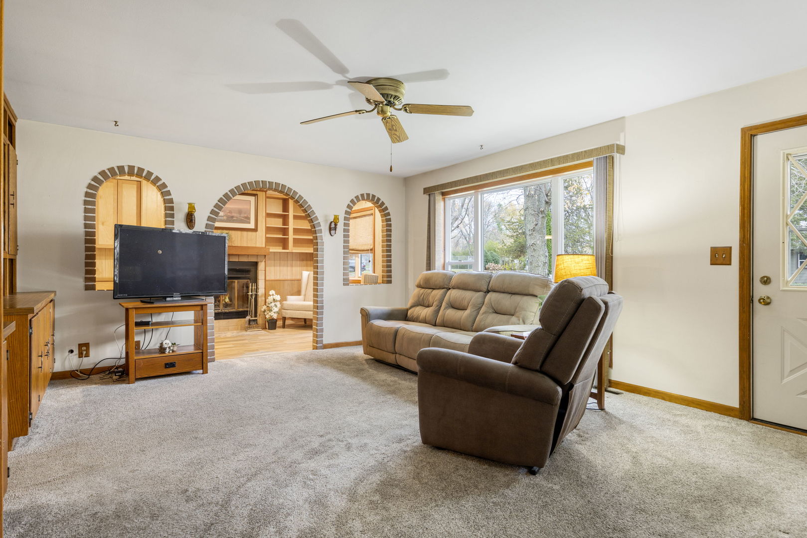 470 Oakwood Road, Wauconda, IL 60084