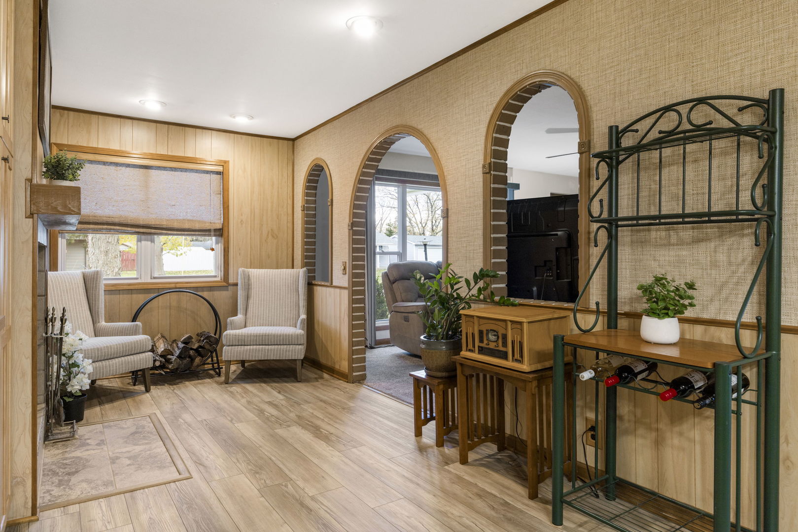 470 Oakwood Road, Wauconda, IL 60084