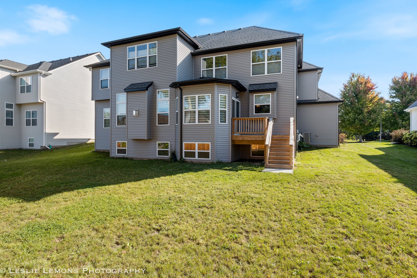 315 White Pines Lane, Oswego, IL 60543