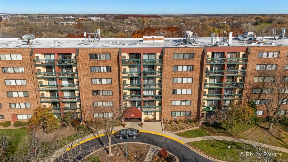 1840 HUNTINGTON Boulevard #BW608, Hoffman Estates, IL 60169