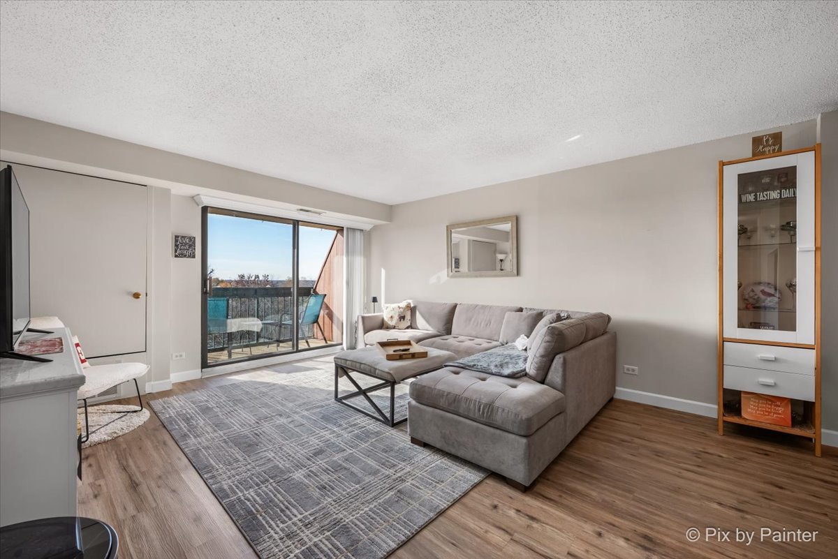 1840 HUNTINGTON Boulevard #BW608, Hoffman Estates, IL 60169