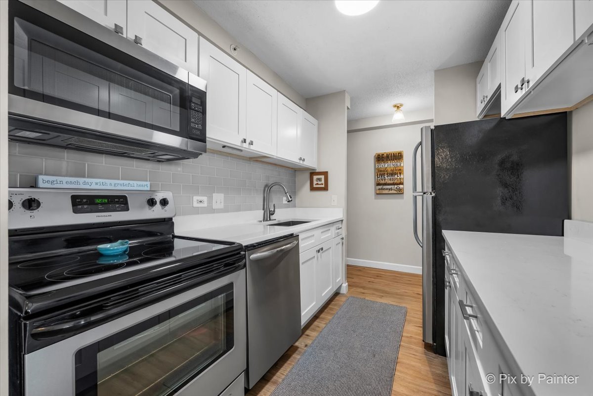 1840 HUNTINGTON Boulevard #BW608, Hoffman Estates, IL 60169